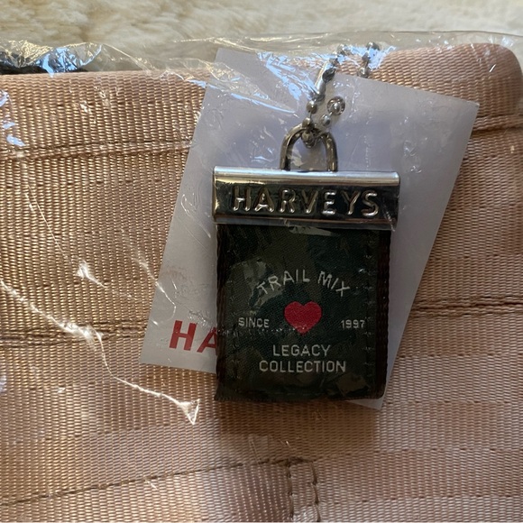 Harveys Trail Mix Backpack Legacy Collection - Picture 2 of 3